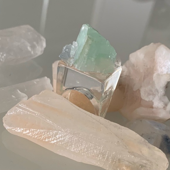 Re-worked Acrylic Ring - Picture 6 of 8